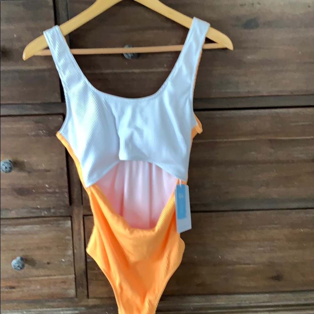 CUPSHE bathing suit.   Brand new.